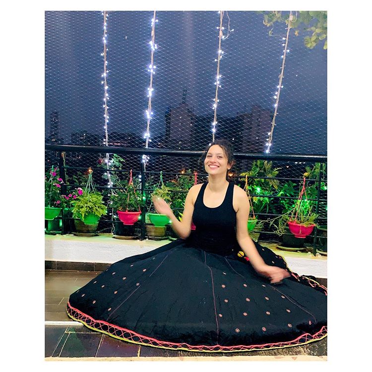 Ankita Lokhande And Vicky Jain Pics From Baba Siddique Party