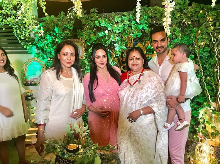 Esha Deol, Bharat Takhtani, Radhya Takhtani and Hema Malini