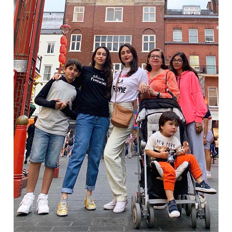 Karisma Kapoor, Kareena Kapoor Khan, Samaira Kapoor, Kiaan Raj Kapoor, Babita and Taimur Ali Khan