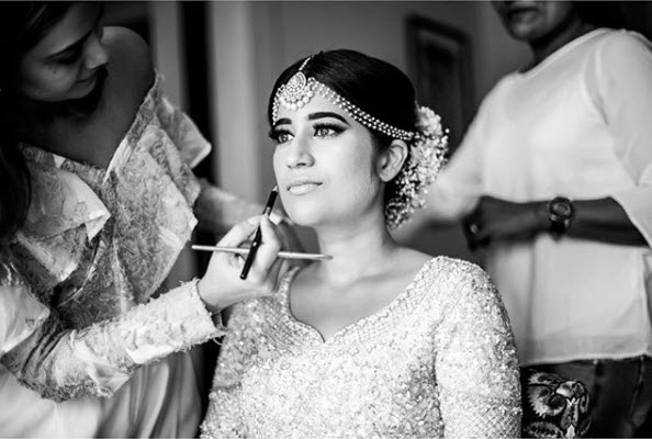 nude makeup with white kaleera