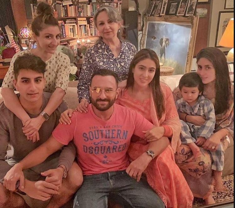 saif and kareena with family