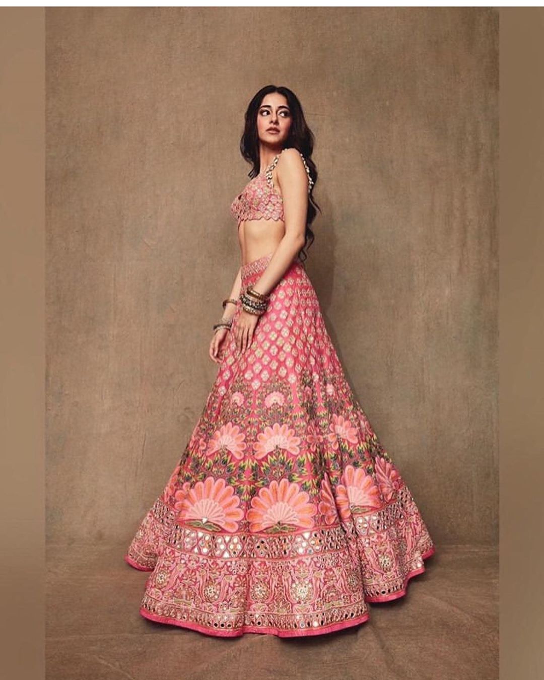 Ananya Panday Lessons Brides On How To Style A Lehenga Without A Dupatta At  Lakme Fashion Week 2019