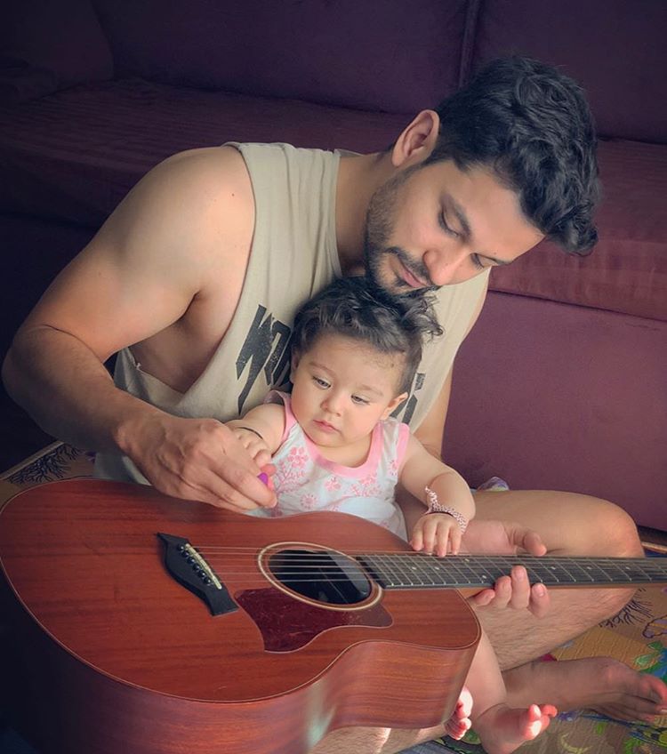 Kunal Kemmu and Inaaya Naumi Kemmu