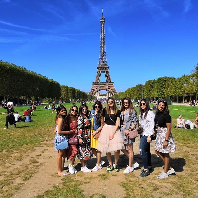 Anam Mirza and Sania Mirza