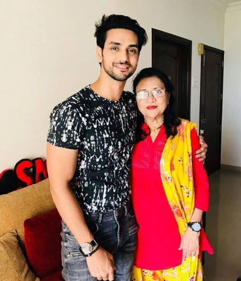 shakti arora and his mom