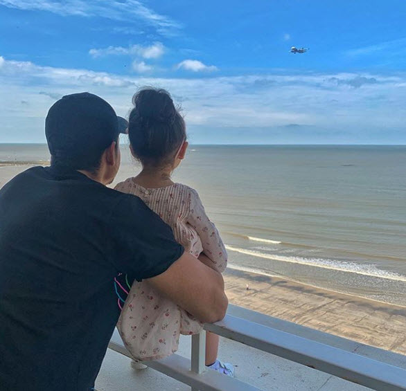 Kunal Kemmu and Inaaya Naumi Kemmu