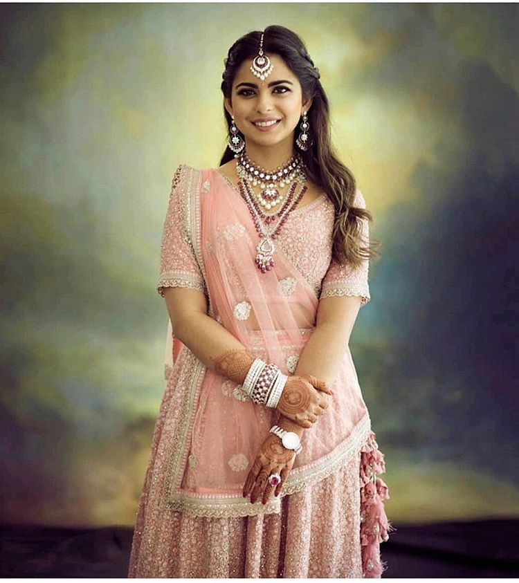 Isha Ambani Piramal Navratri lehenga looks