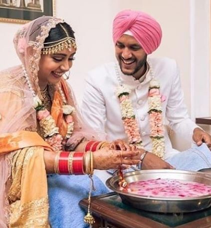 Niti Taylor Kangana rasam