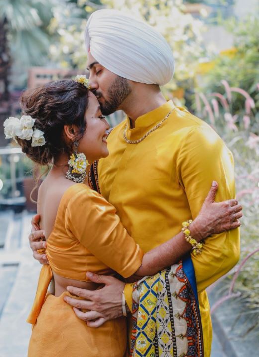 Neha Kakkar and Rohanpreet SIngh 