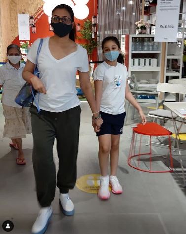 Namrata Shirodkar Shopping