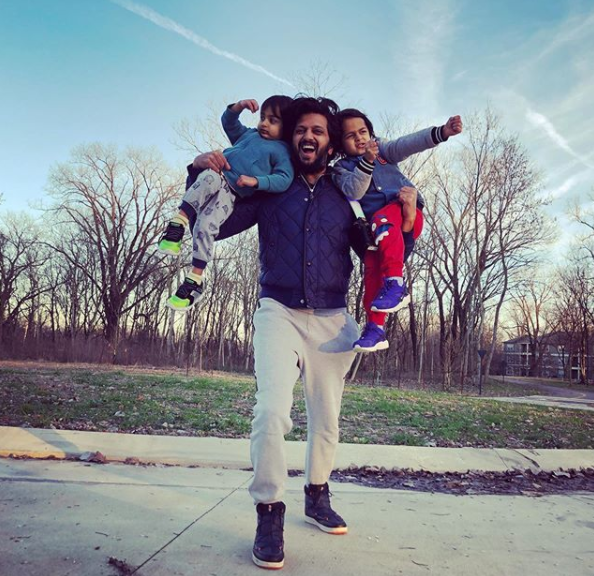 Riteish Deshmukh with his kids