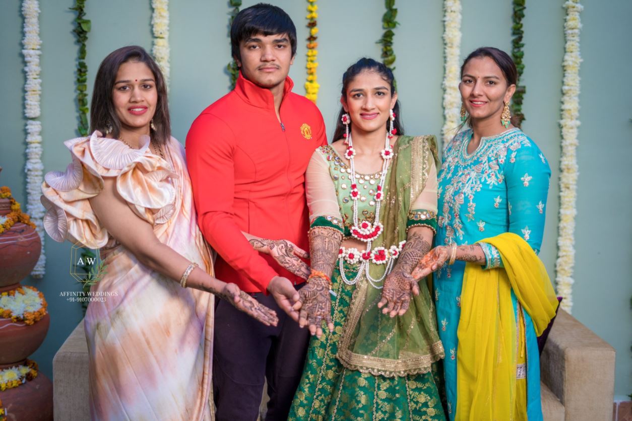 Geeta Phogat, Babita Phogat, Dushyant Phogat and Sangeeta Phogat