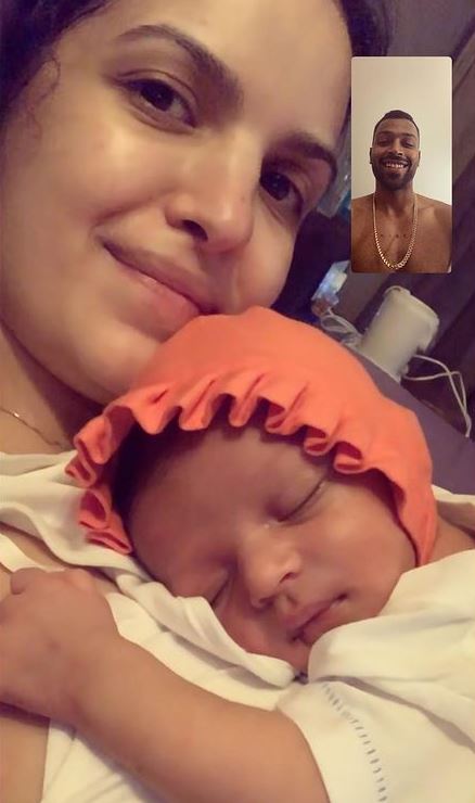 Hardik Pandya with his wife and son