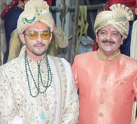 Aditya Narayan wedding