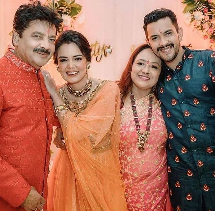 Udit Narayan, Deepa Narayan Jha, Aditya Narayan and Shweta Agarwal