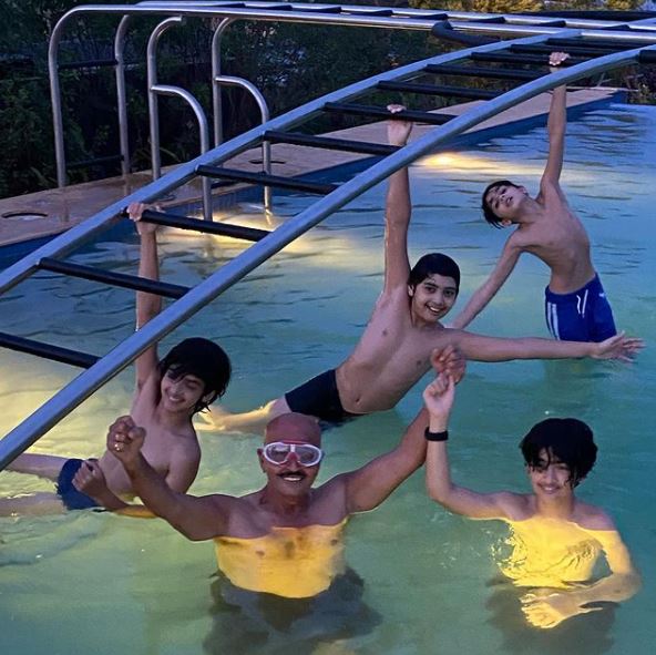 Hrithik Roshan Sons Hridhaan Hrehaan Sussanne Khan Coolest Dad Video