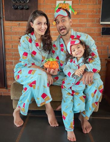 Soha Ali Khan with family