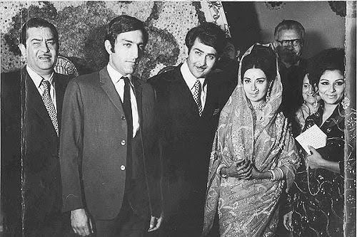 Raj Kapoor, Randhir Kapoor, Babita, Sharmila Tagore and Mansoor Ali Khan Pataudi