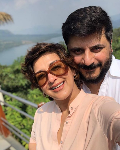 Sonali Bendre Happy Birthday Goldie Behl
