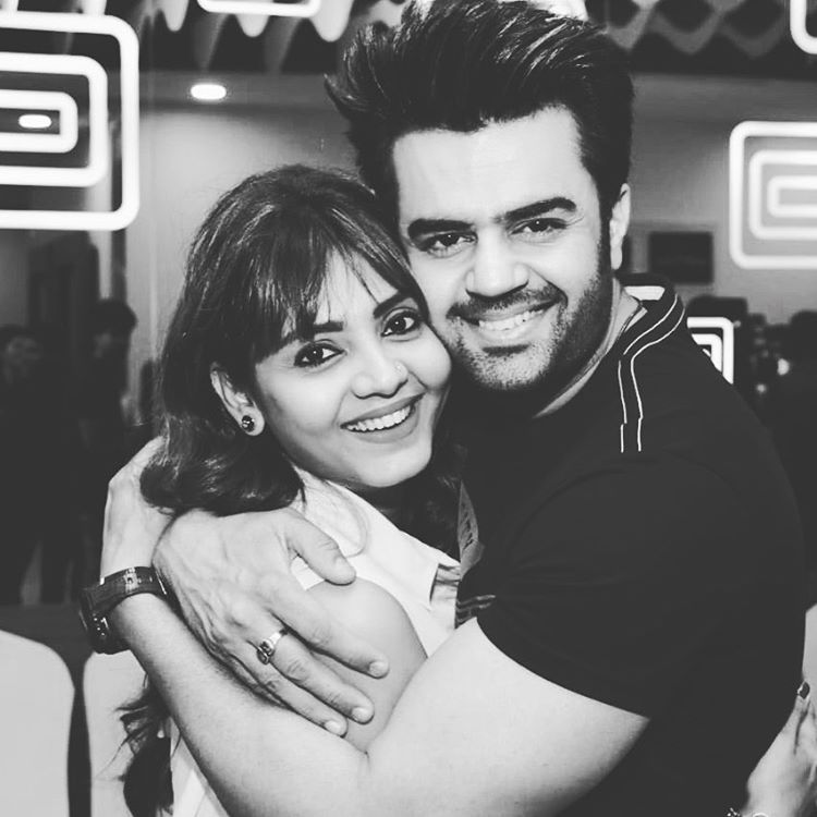 Maniesh Paul and Sanyukta Paul