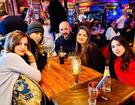 sussanne khan and hrithik roshan vacation