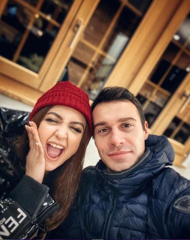 Monali Thakur Maik Richter