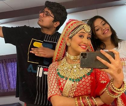 Shivangi Joshi Siblings