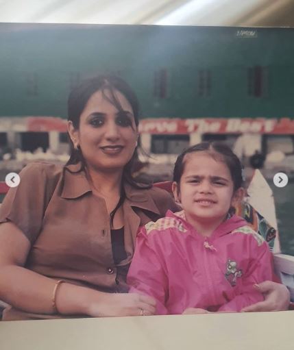 Radhika Madan with mom