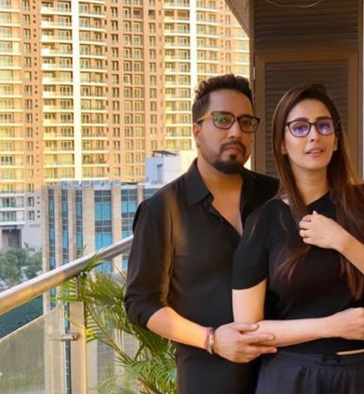 Mika Singh and Chahatt Khanna