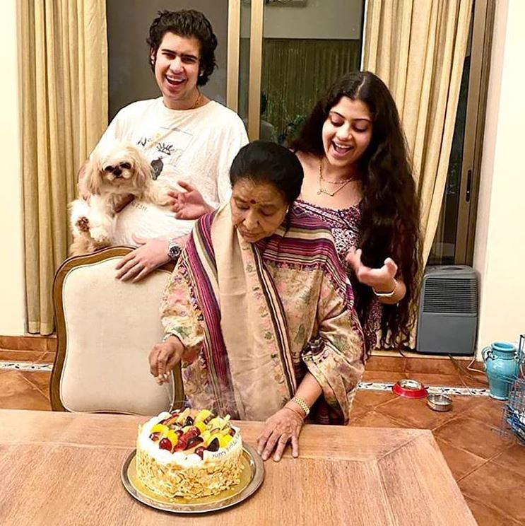 Asha Bhosle and Zanai Bhosle