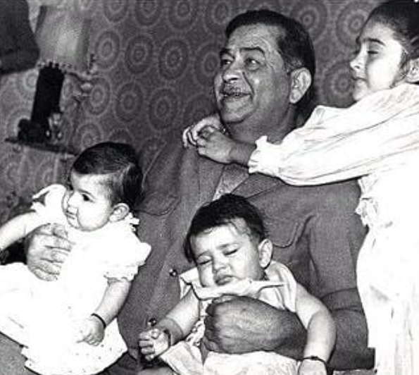 Kareena Kapoor Khan and Riddhima Kapoor Sahni