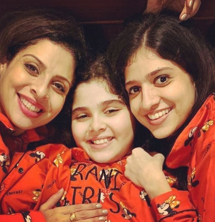 Zianne Currim and Zara Irani