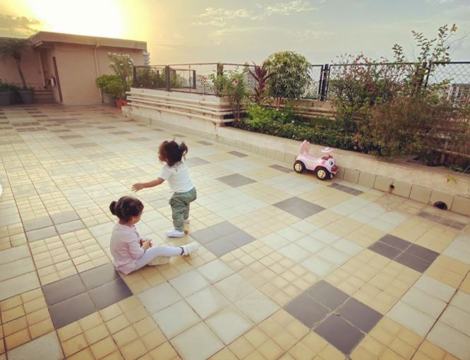 Inaaya naumi Kemmu and Mehr Dhupia Bedi