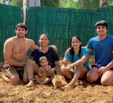 Geeta Phogat Family