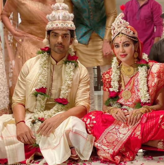 Gurmeet choudhary debina bonnerjee wedding bengali 