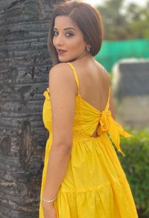 monalisa trolled for not speaking fluent english