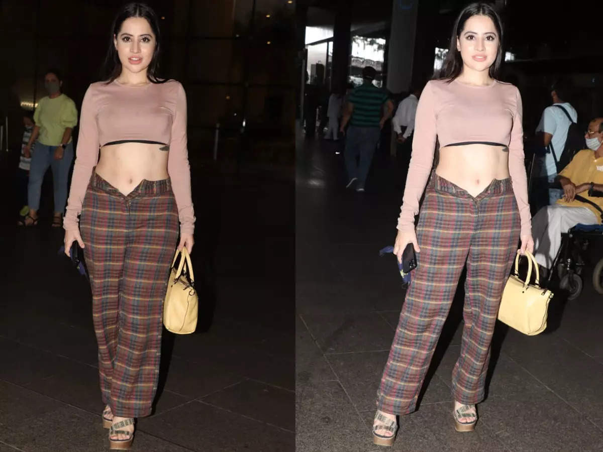 urfi javed unbuttoned jeans