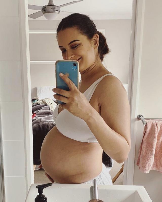 evelyn sharma pregnant
