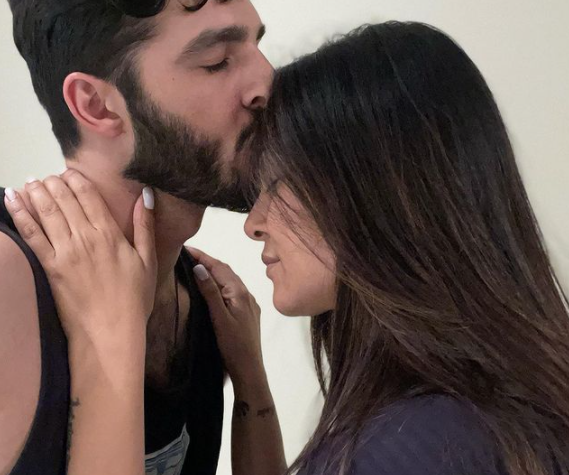 Sushmita Sen rohman shawl