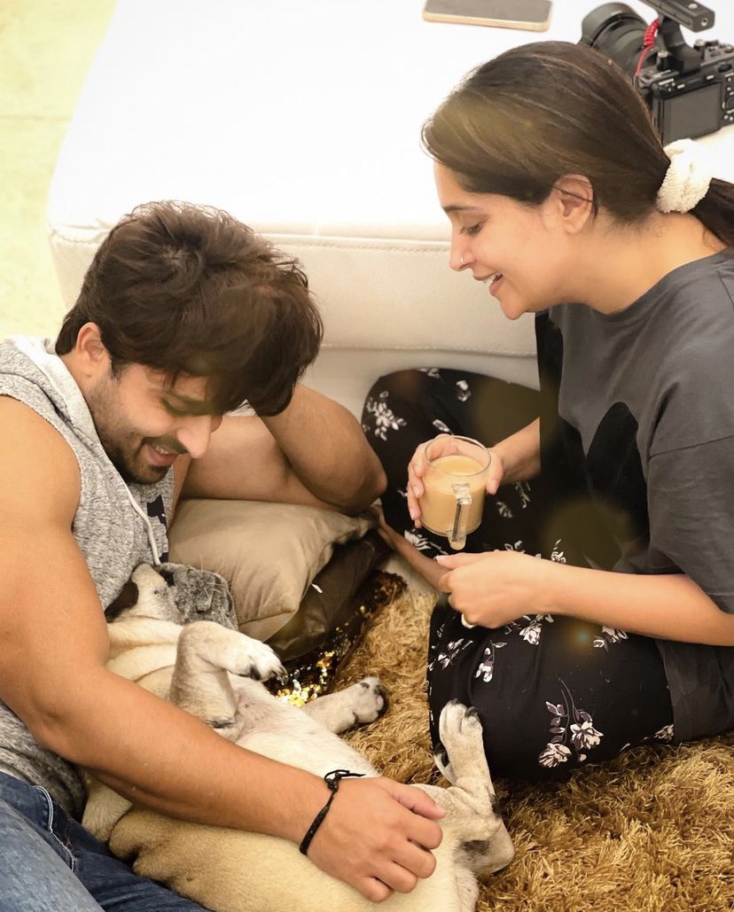 Dipika Shoaib Cuddle