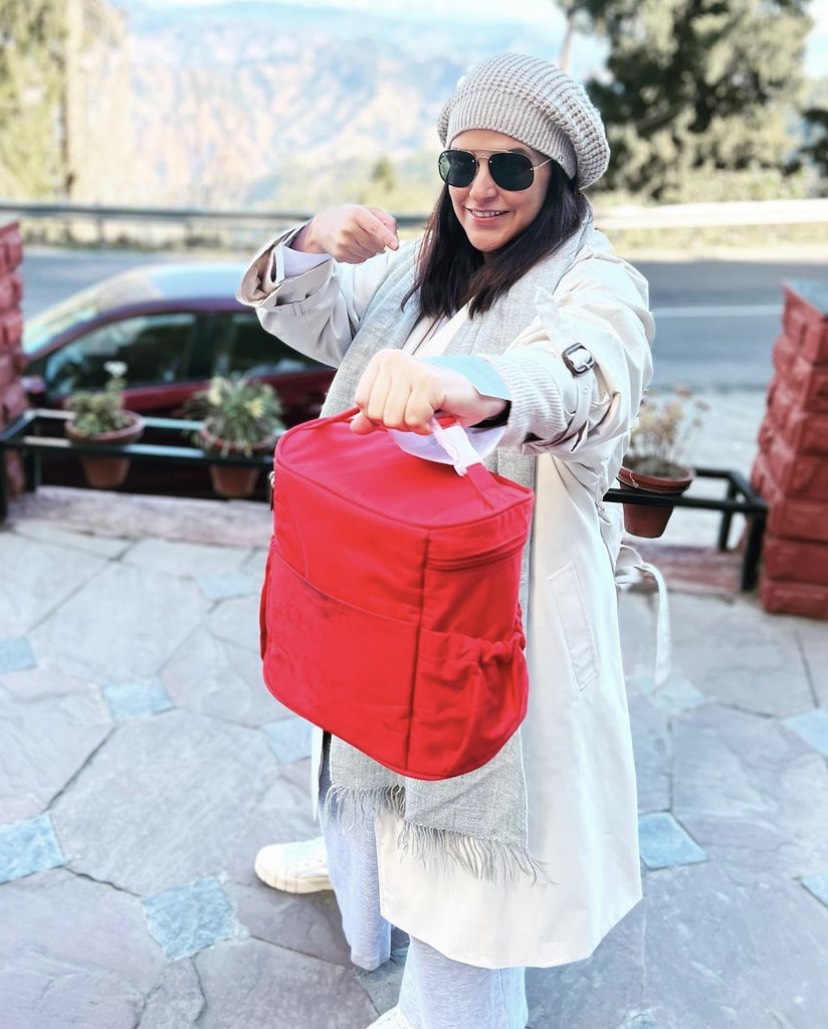 Neha Bhasin Breast Pumping