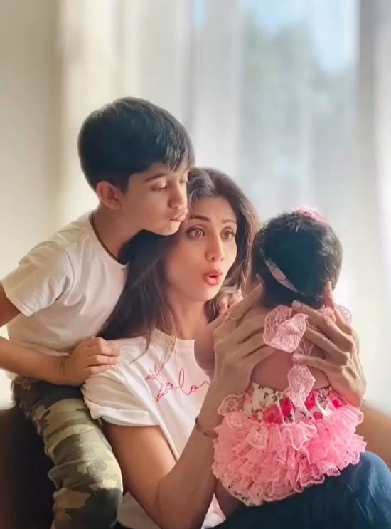 Shilpa Shetty Kundra, Viaan Raj Kundra and Samisha Shetty Kundra
