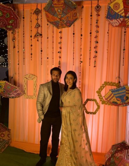 Karan Veer Mehra Nidhi Seth Wedding Varmala Pictures Videos