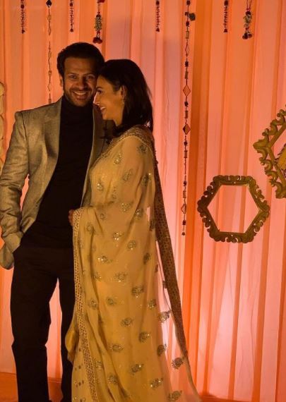 Karan Veer Mehra Nidhi Seth Wedding Varmala Pictures Videos