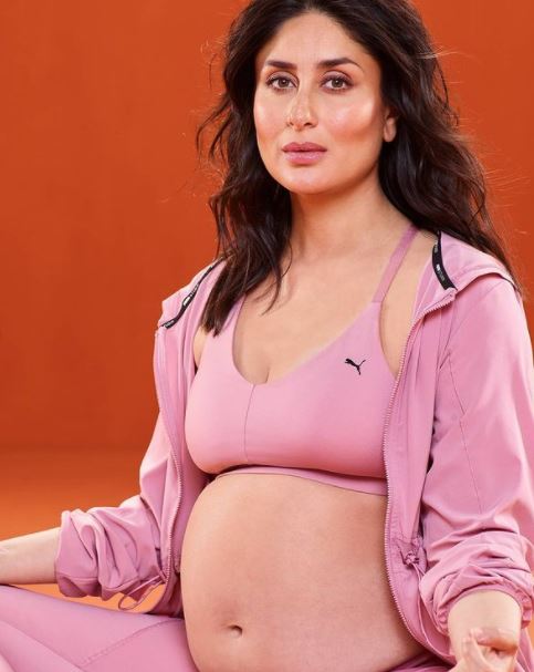Kareena Kapoor Khan Flaunts Baby Bump Yoga Pregnancy Goals