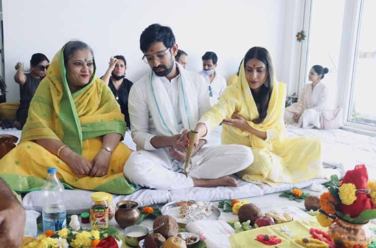 Vikrant Massey and Sheetal Thakur