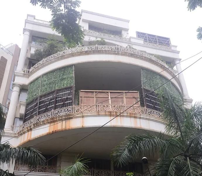 Jacqueline Moves Priyanka Chopra Old Five Bedroom Juhu House Worth Rs. 7 Crore