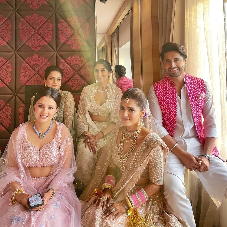 Sakshi Singh Dhoni and Priiyanshu Chopraa