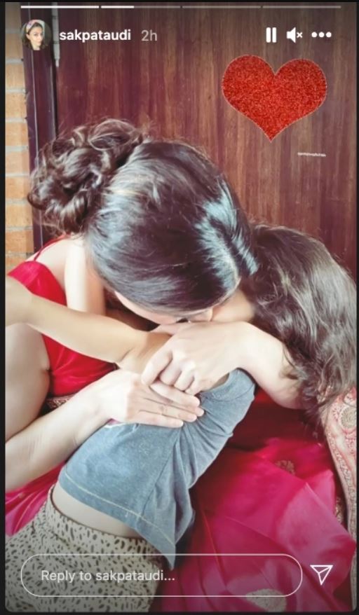 Soha Ali Khan with her daughter