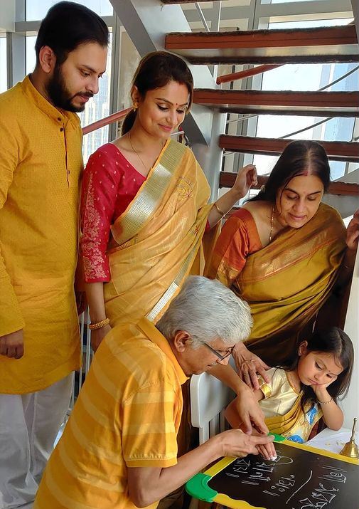 Dimpy Ganguly with her family